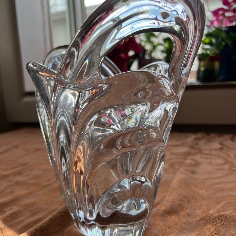 Mid Century Modern Fluted Crystal Vase by Art Vannes